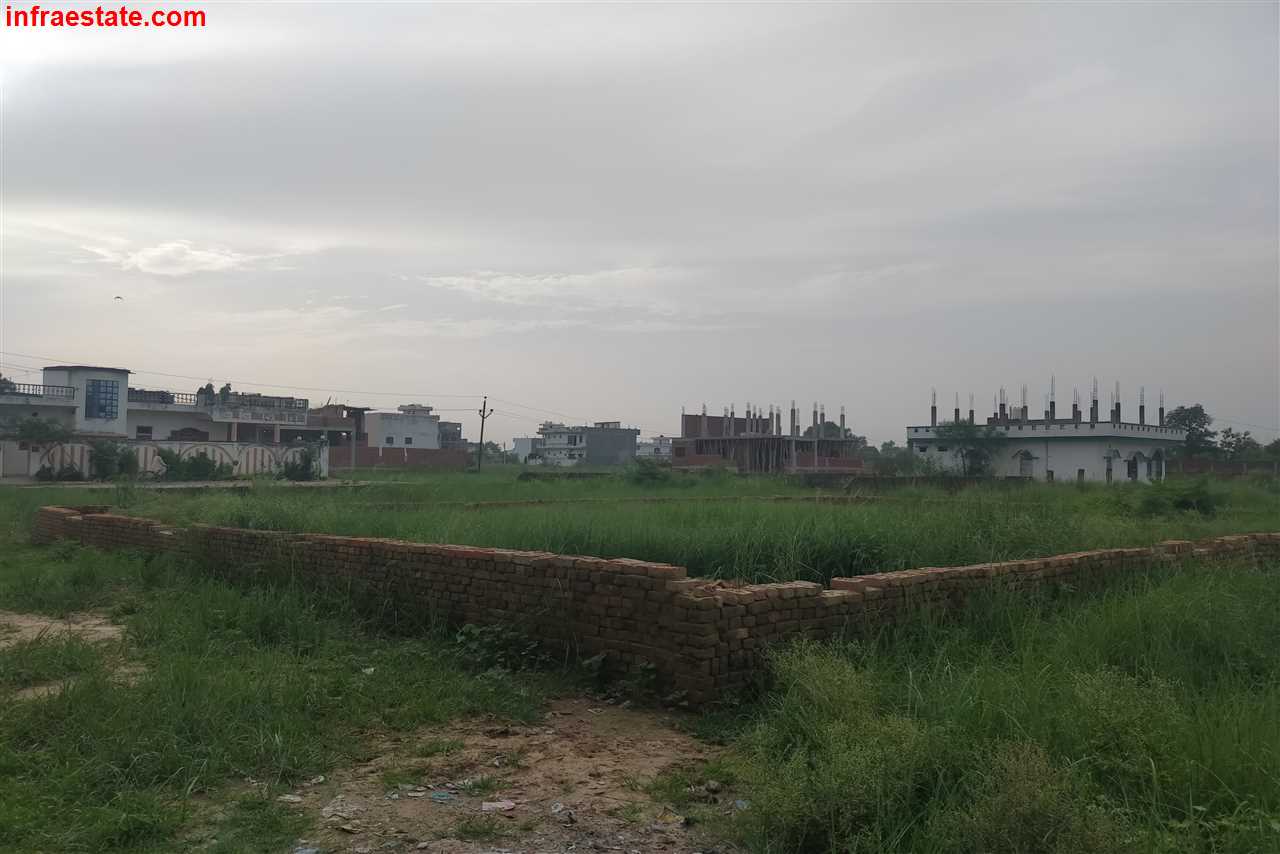 3200 sqft Corner Plot at Vaisno Nagar,NH2,Akhari